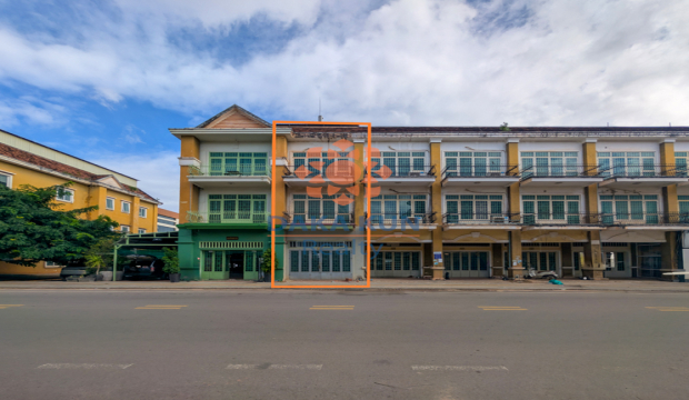 Shophouse for Sale on the main road in Siem Reap City, near Street 30